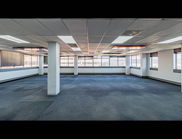 1,174M² OFFICE TO LET IN FERNDALE